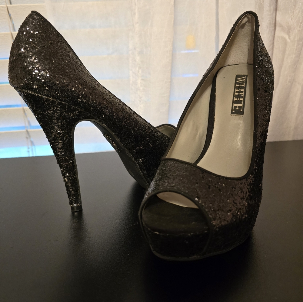 WHITE by VERA WANG Glitter Peep Toe Platform Pumps $30 Size: 8.5